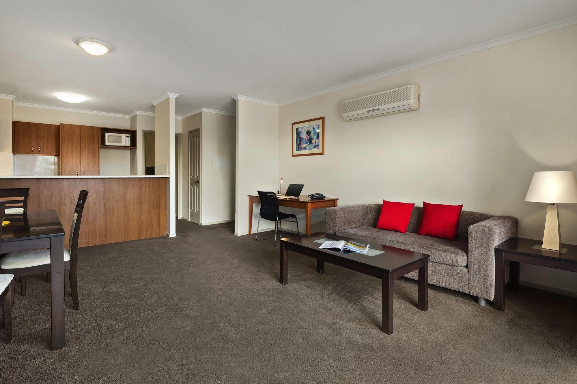 Quest Tamworth Aparthotel Exterior foto